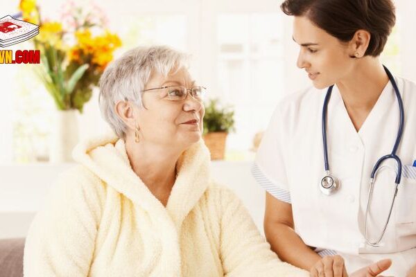 Hướng Dẫn Chăm Sóc Người Cao Tuổi Toàn Diện Từ A Đến Z Chăm sóc người cao tuổi cần lưu ý điều gì?